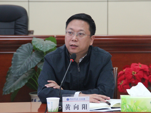 院离退休干部工作局局长黄向阳一行到兰州分院督导调研工作