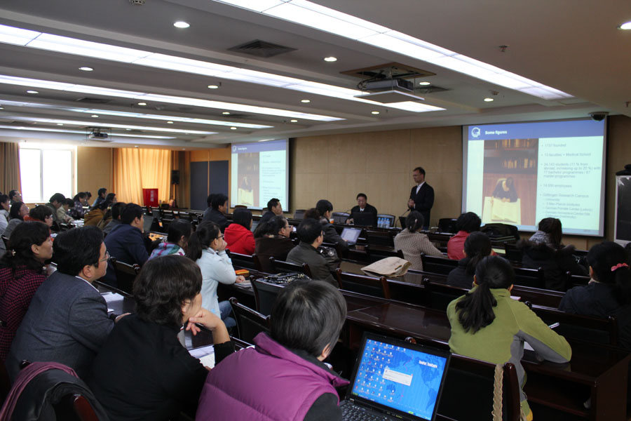 德国哥廷根大学图书馆馆长Dr. Norbert Lossau