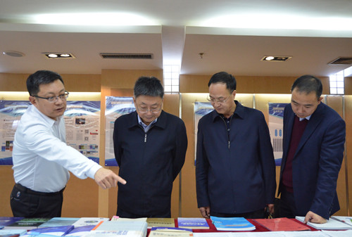 甘肃省社科院王福生到西北研究院文献情报中心座谈并进行报告交流
